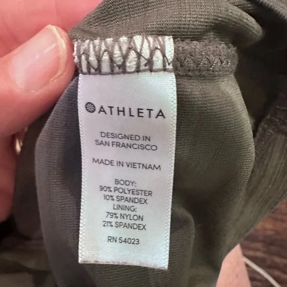 Athleta PACIFICA front wrap rash guard Ruched size large EUC - Picture 4 of 7